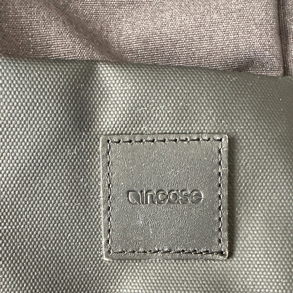Incase Compass Backpack 16L - Picture 2 of 16